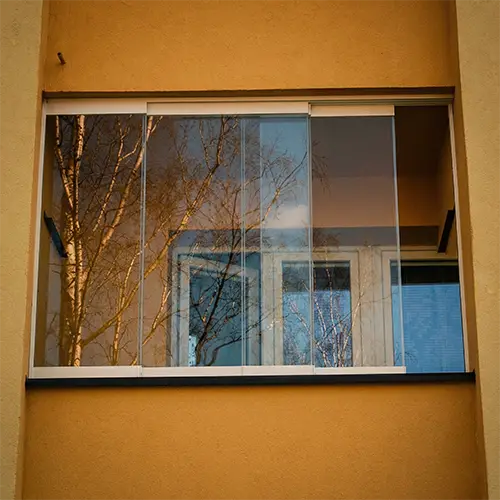 VUETO - Bezrámový posuvný systém zasklenia v detaile